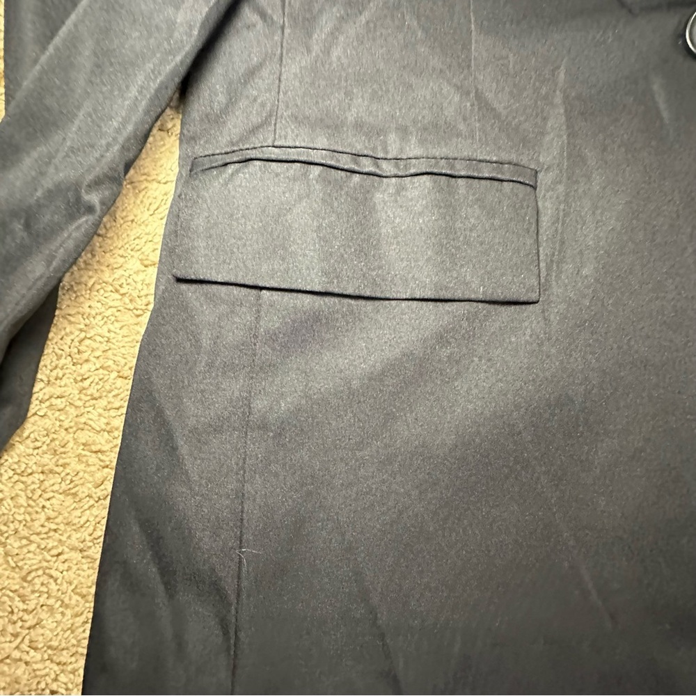 LIKE NEW Essential Blazer - Picture 4 of 5